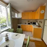 Rena - Private Parking Apartament