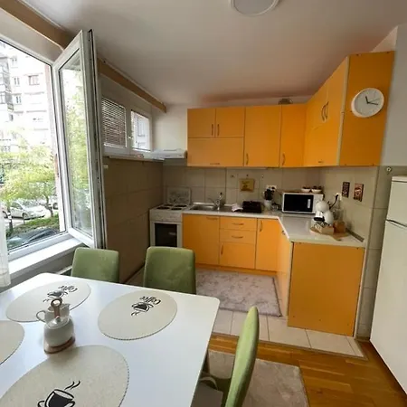 Rena - Private Parking Apartment